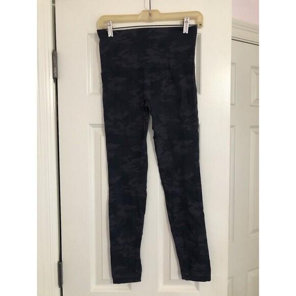 Spanx Look At Me‎ Now Seamless Leggings Black Camo Womens M Medium Athleisure - Picture 1 of 8